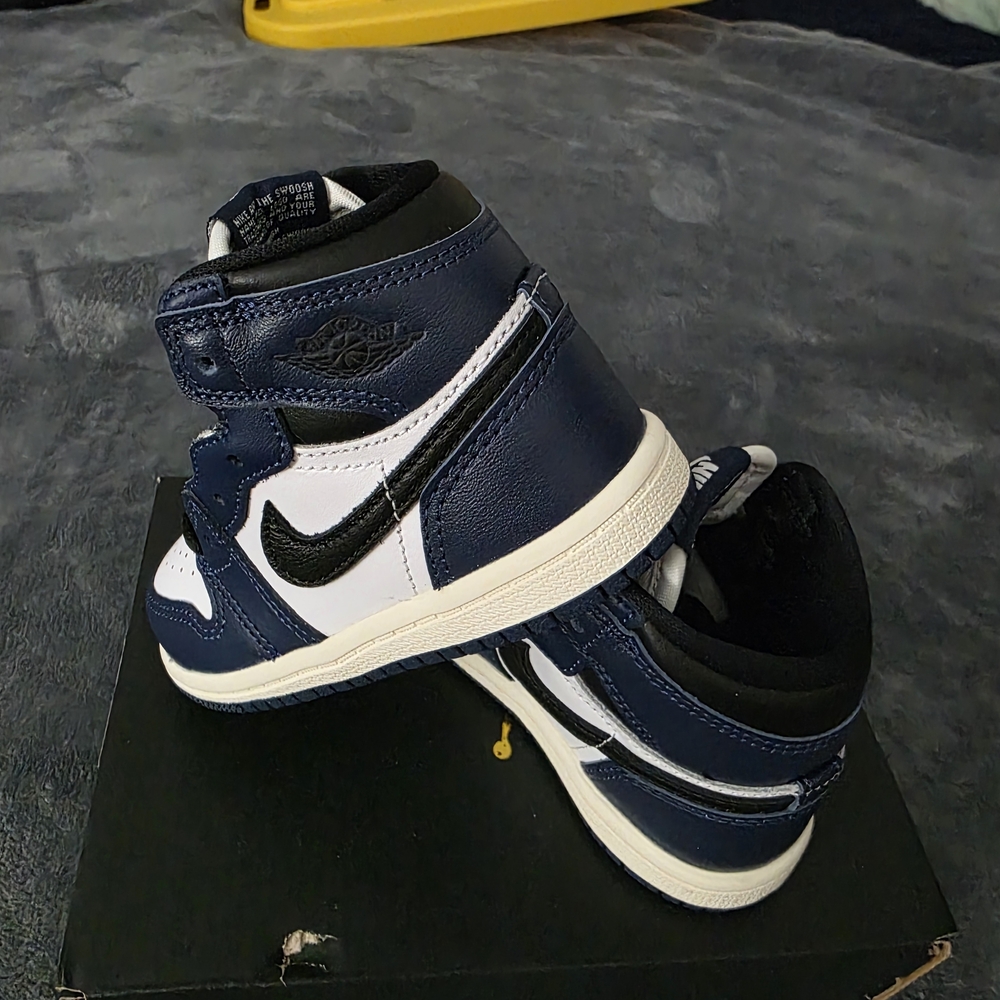 Jordan 1 Retro High OG (TD) Sneakers - Picture 8 of 9